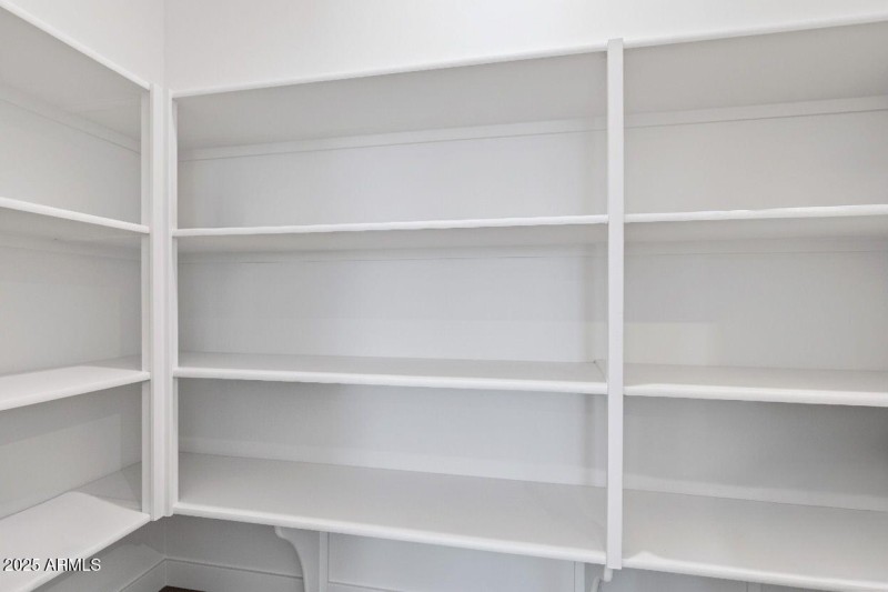 22-web-or-mls-Pantry