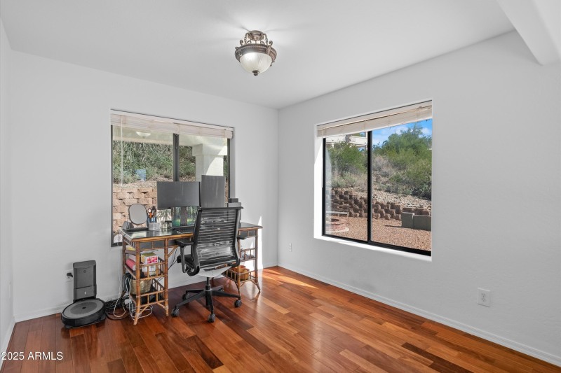 09-20251106-DSC09057