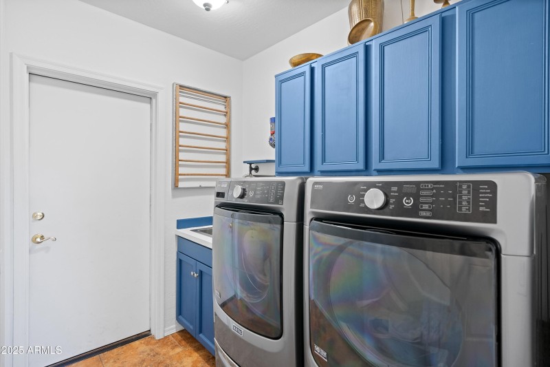 15-20251106-DSC09075