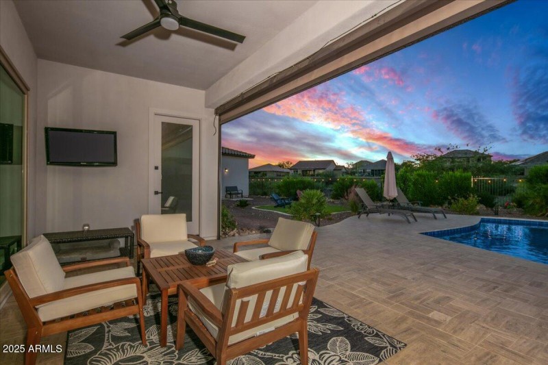 23-Outdoor Living Areas