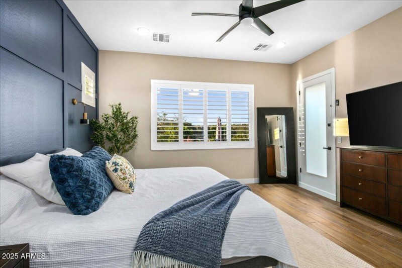 14-Primary Suite Views