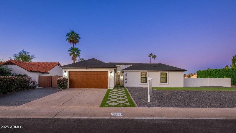 5744 E Marconi Ave - 01