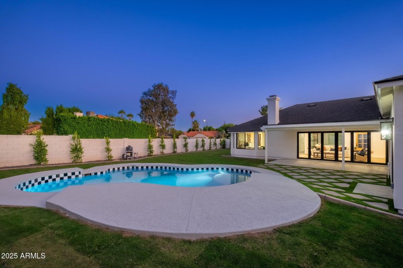 5744 E Marconi Ave - 10