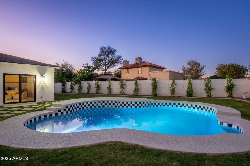 5744 E Marconi Ave - 12