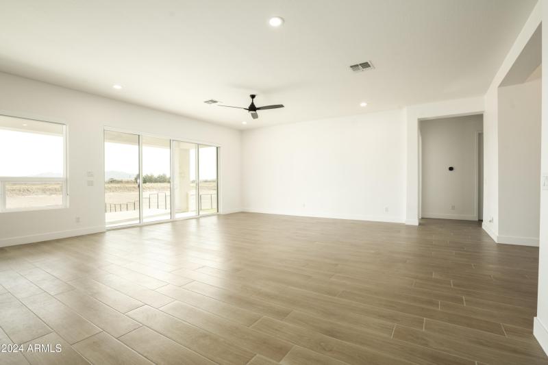 Wall of window/doors