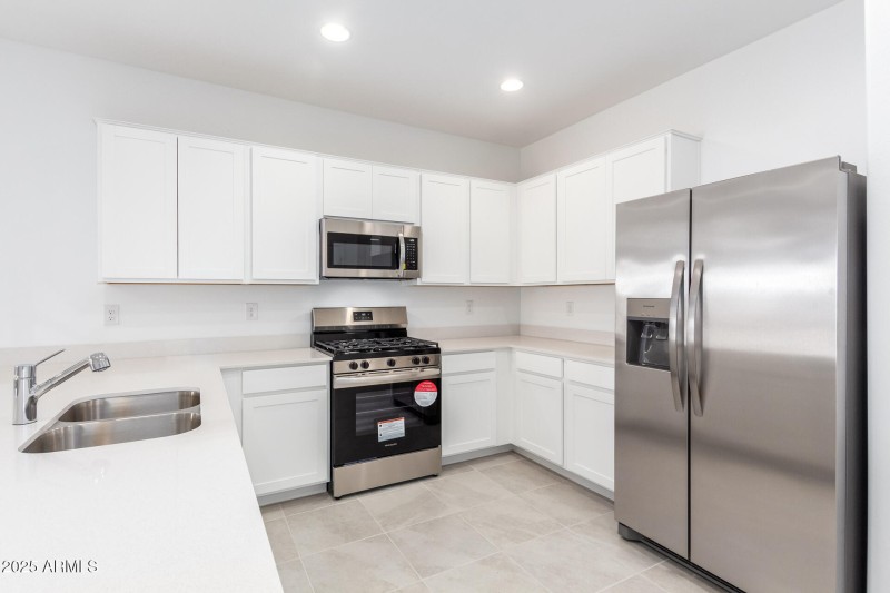 0012-12 - Marguerite