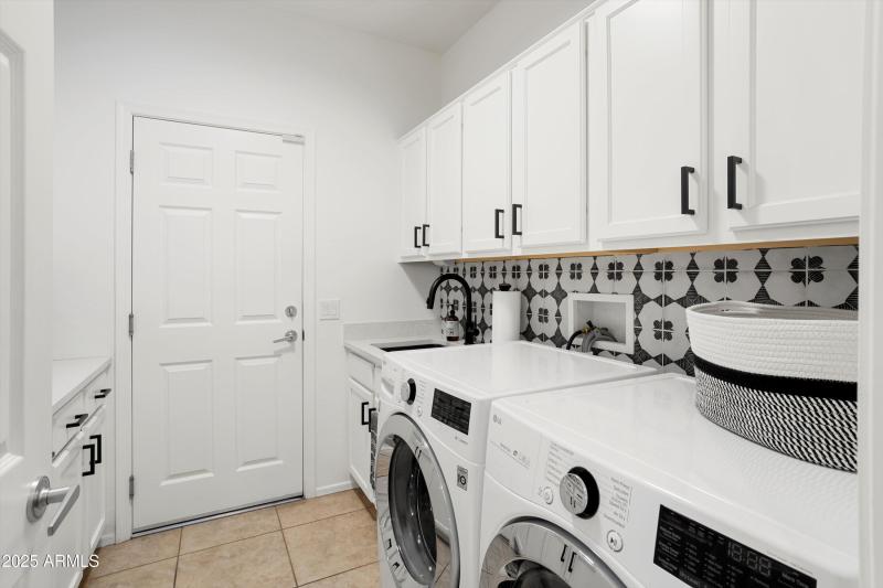 25-20656 N Canyon Whisper Drive