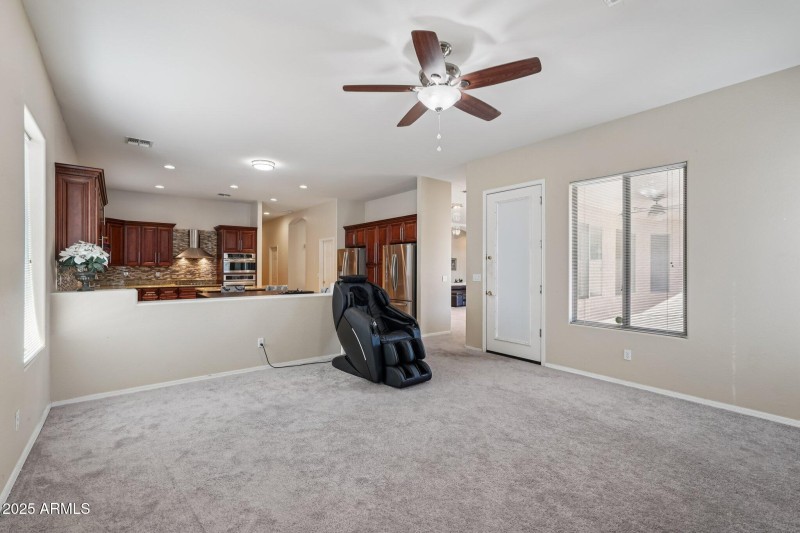 10-web-or-mls-W Minton St-S0711-010