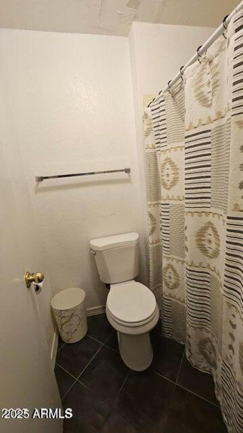 20251010213611822160000000-o