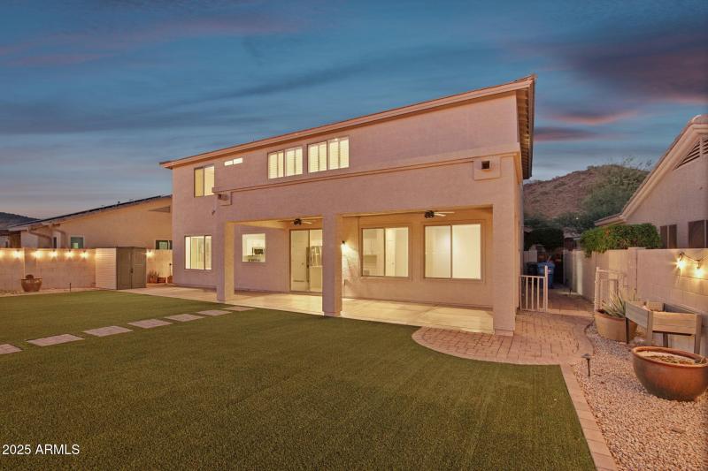 84-web-or-mls-N Hackberry Dr-S0811-042