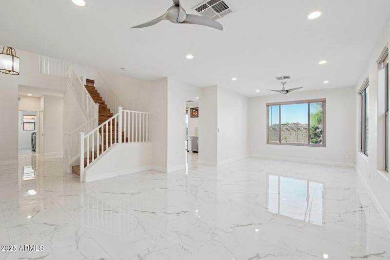 93-web-or-mls-N Hackberry Dr-S0811-007 (