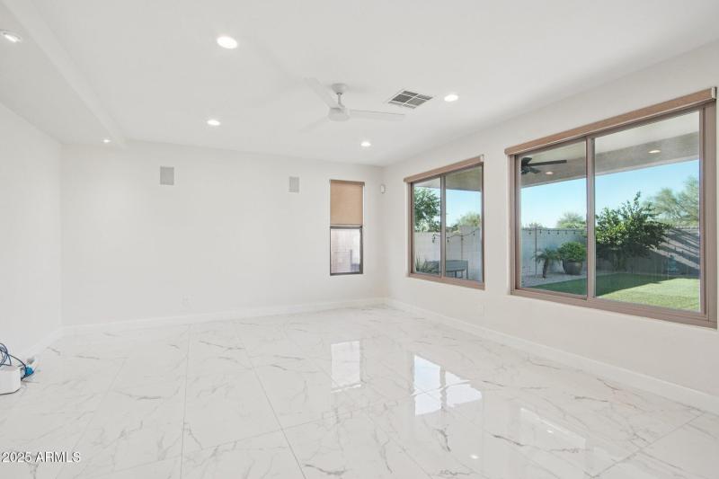 96-web-or-mls-N Hackberry Dr-S0811-010 (