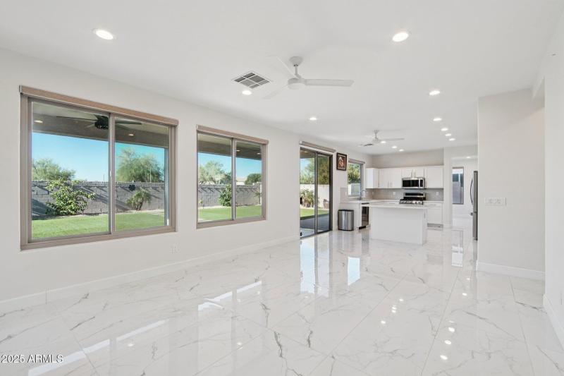 98-web-or-mls-N Hackberry Dr-S0811-012 (