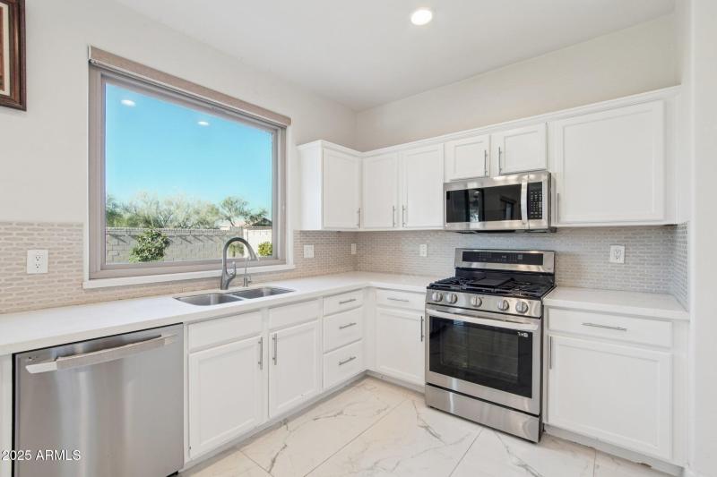 102-web-or-mls-N Hackberry Dr-S0811-016