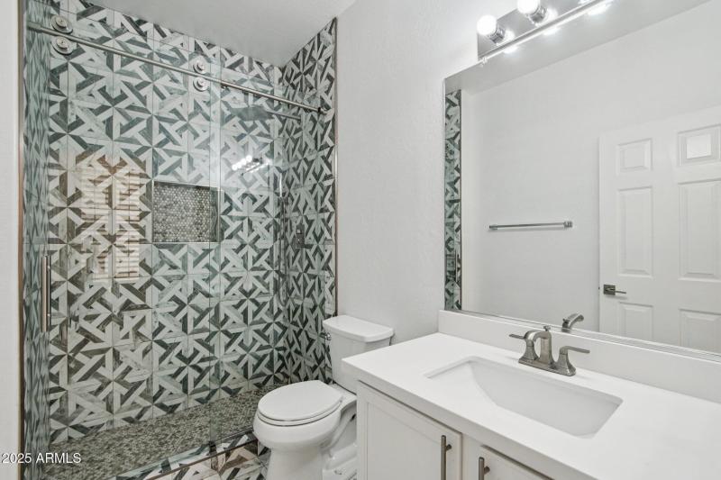 103-web-or-mls-N Hackberry Dr-S0811-017