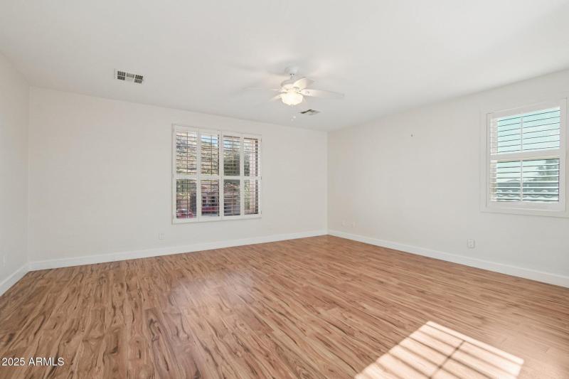 108-web-or-mls-N Hackberry Dr-S0811-022