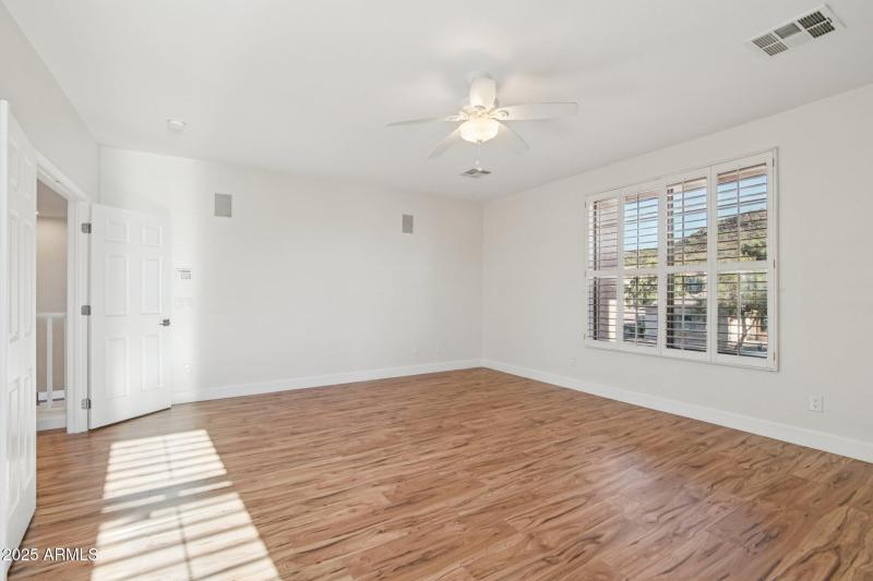 110-web-or-mls-N Hackberry Dr-S0811-024