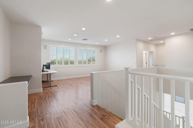 114-web-or-mls-N Hackberry Dr-S0811-028