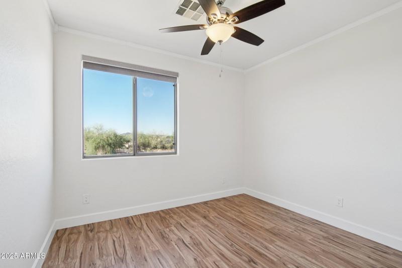 117-web-or-mls-N Hackberry Dr-S0811-031