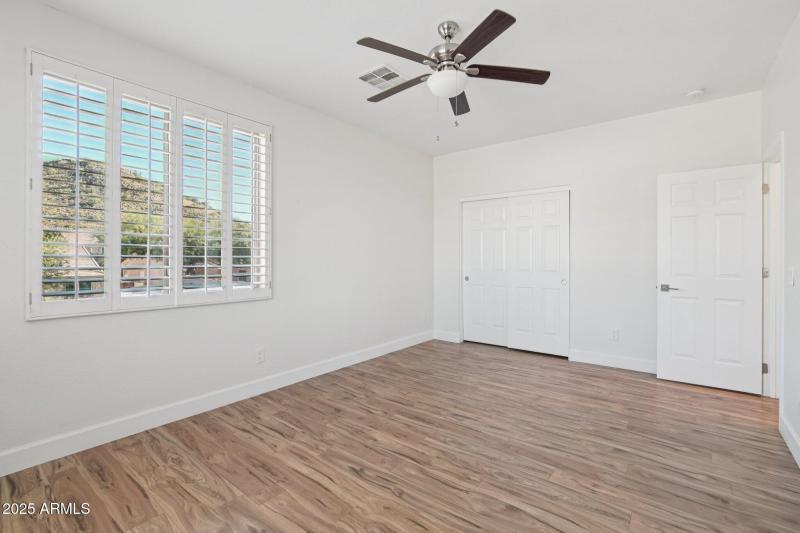 122-web-or-mls-N Hackberry Dr-S0811-036