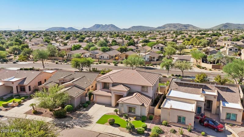 135-web-or-mls-N Hackberry Dr-S0811-049