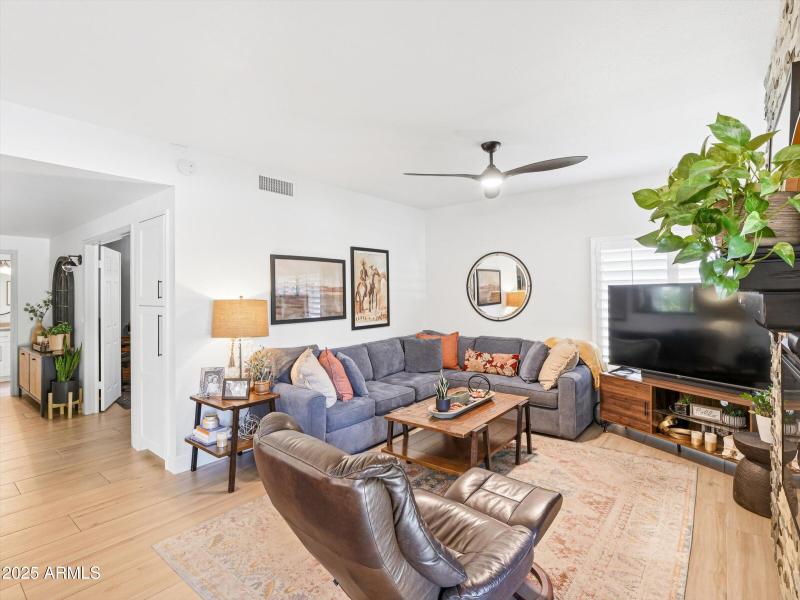 22-10178 E San Salvador Dr-22