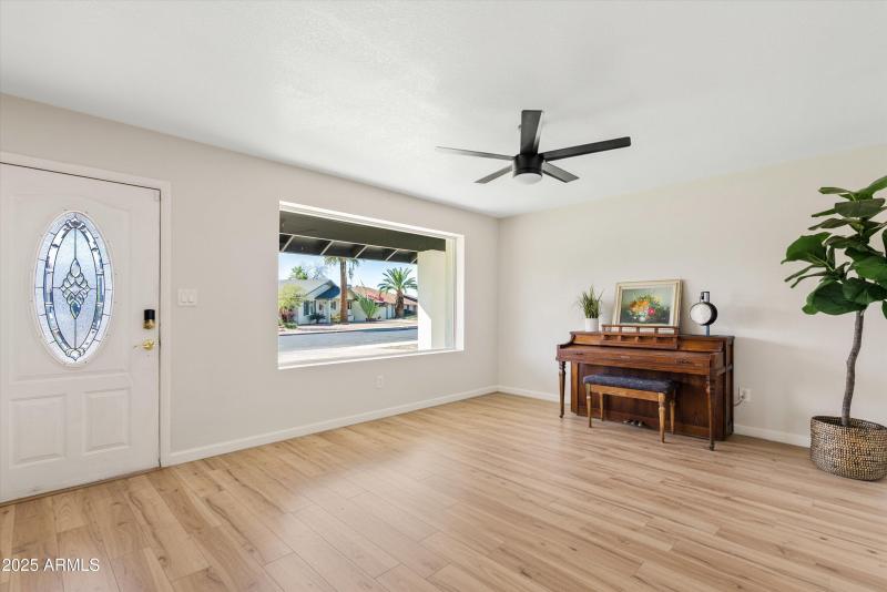 Virtual rendering with flooring