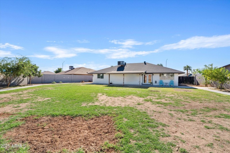 RV gate & 2 side yards