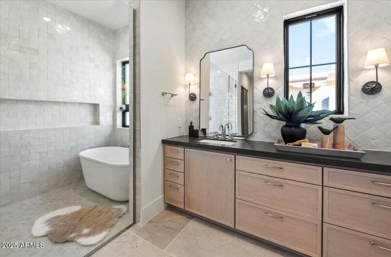 En Suite Primary Bath