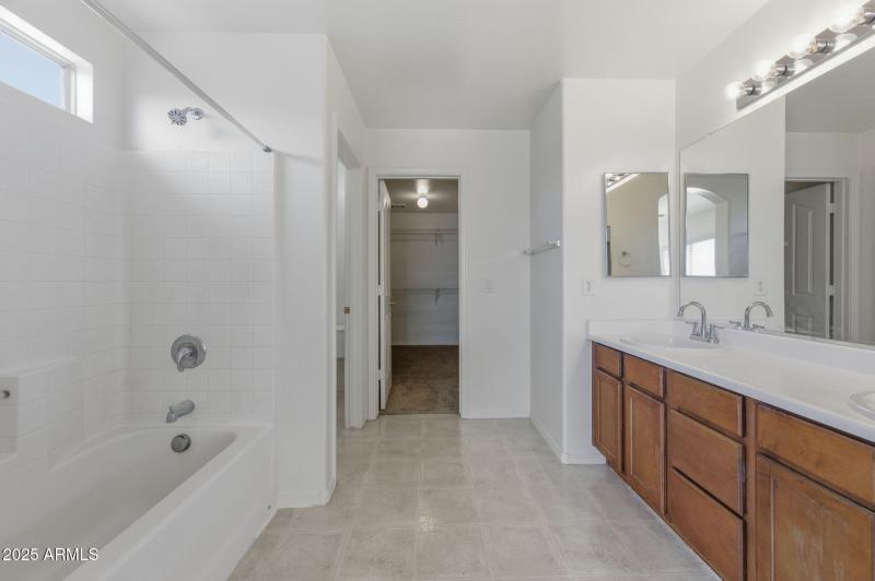 27-web-or-mls-2524 S 89th Lane-27