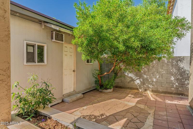 32-web-or-mls-2524 S 89th Lane-32