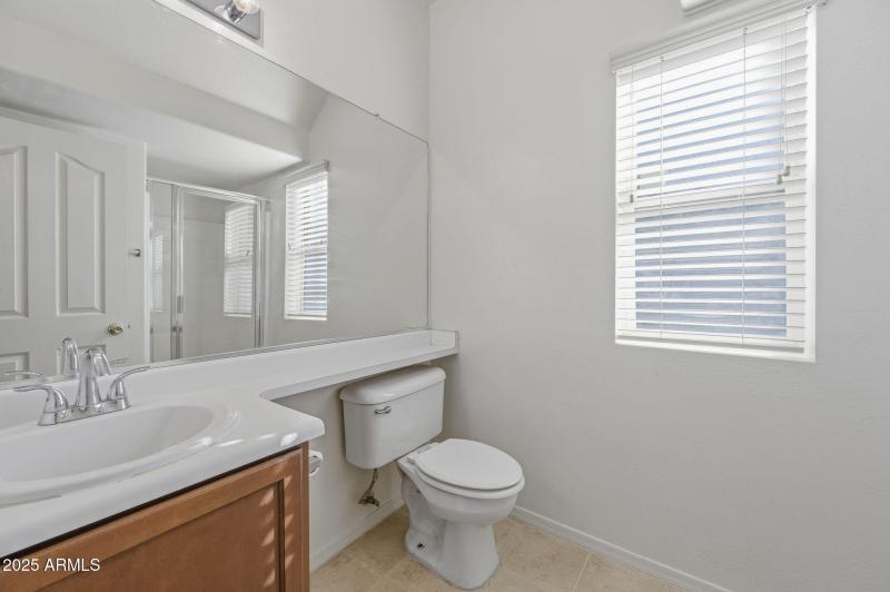 9-web-or-mls-2524 S 89th Lane-9