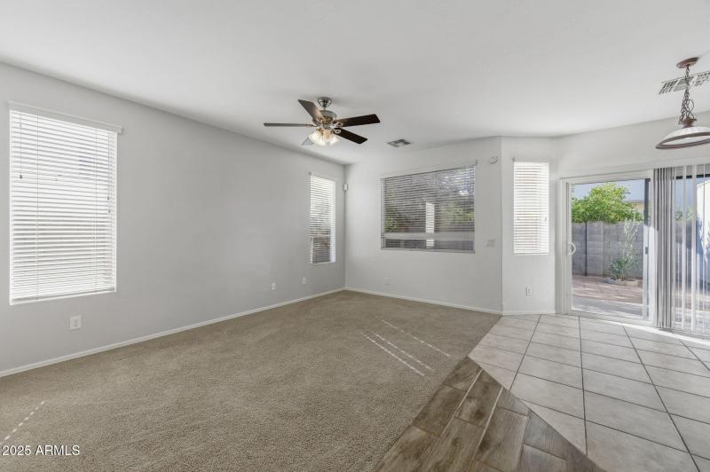 10-web-or-mls-2524 S 89th Lane-10