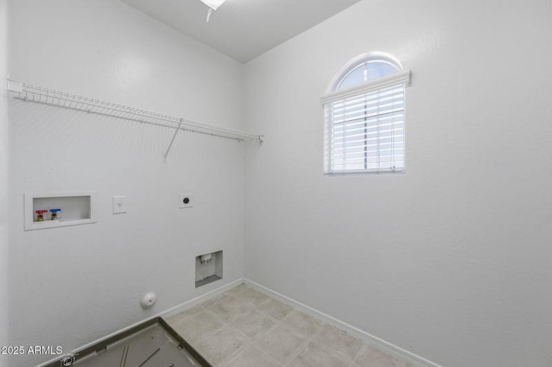 19-web-or-mls-2524 S 89th Lane-19