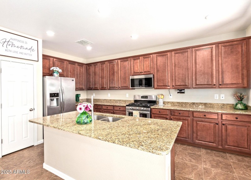 Chef's Kitchen w/ Stainless Appliances