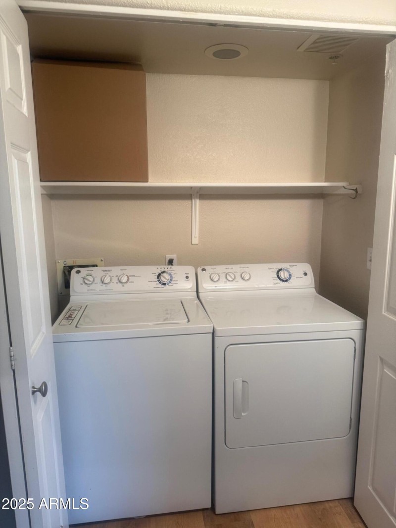 2071 Hawthorne Laundry