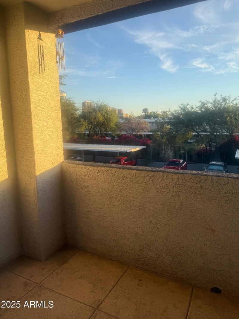 2071 Hawthorne covered Patio