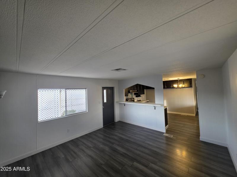 593ebb05-f488-4b43-8581-b711a97b34a0