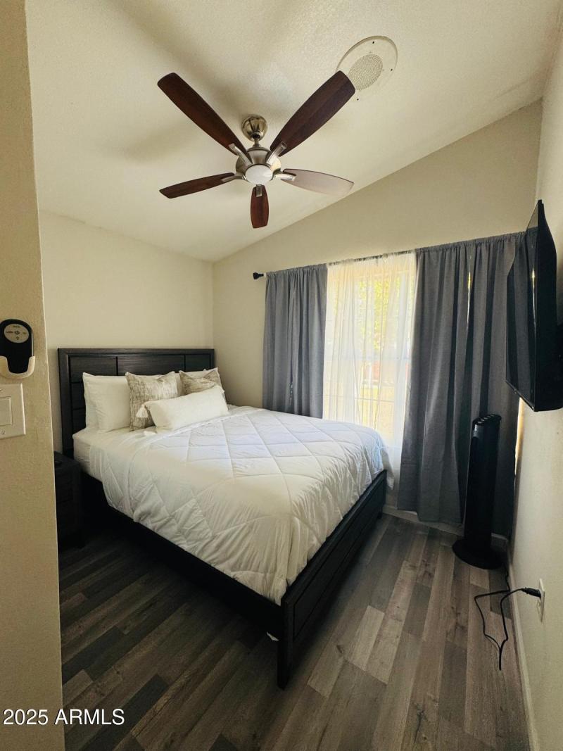 51cf7e1d-ffe8-4690-887c-7a679f4db21a