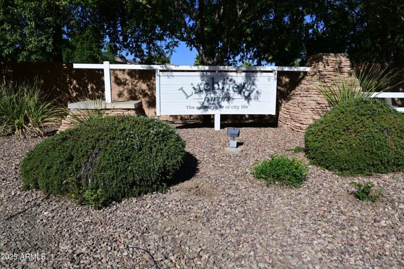 litchfield Farms Entrace