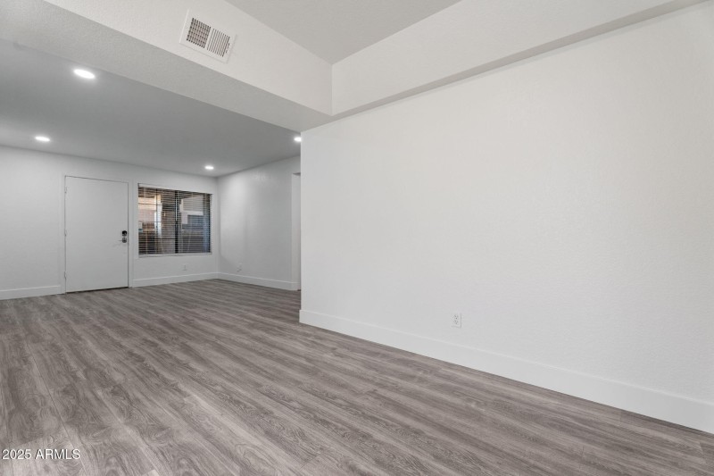 12-web-or-mls-A7404451