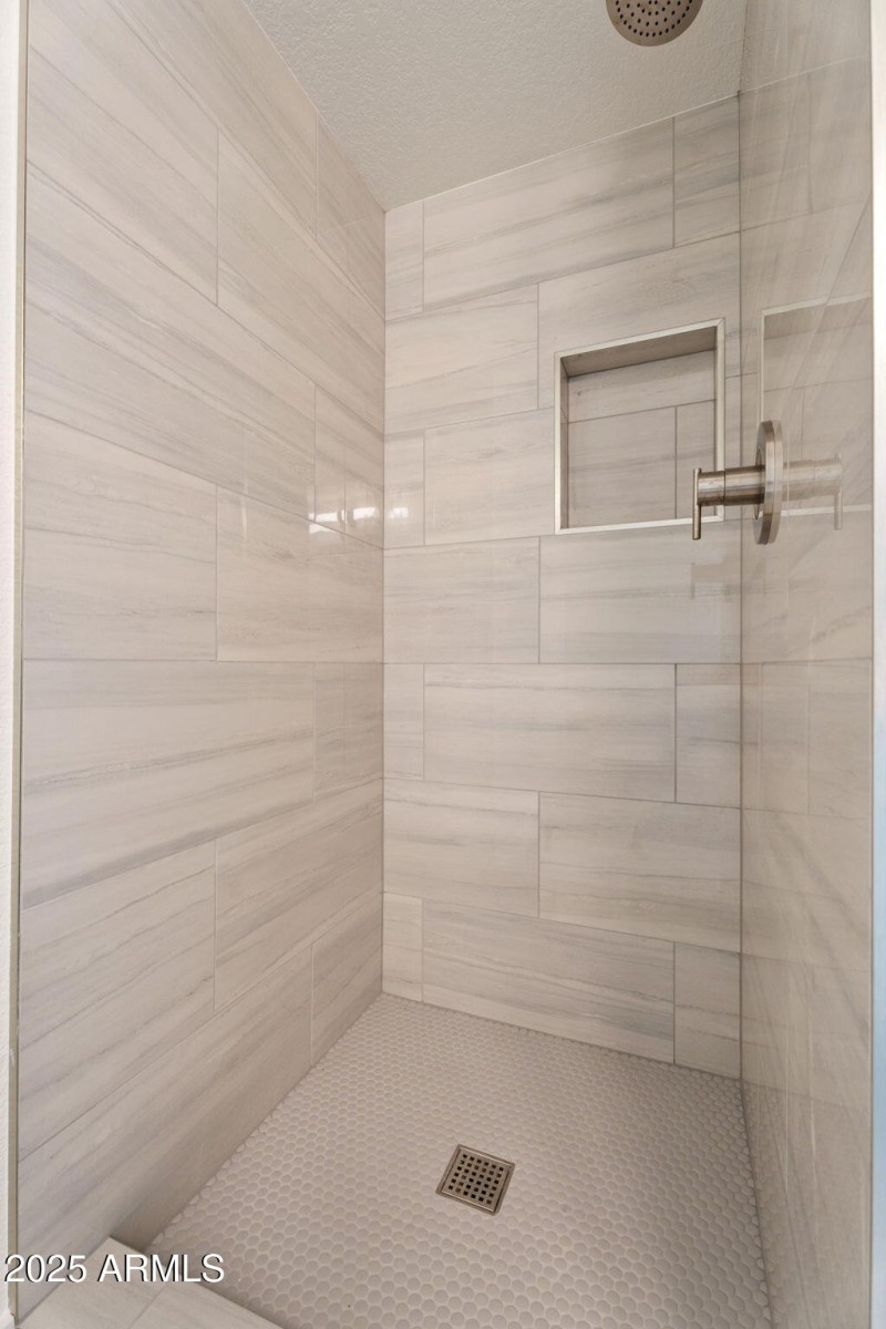 21-web-or-mls-A7404496