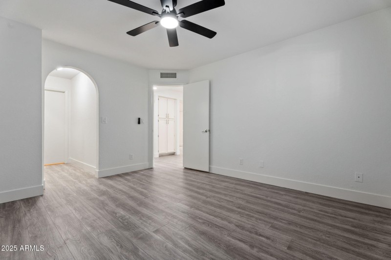 24-web-or-mls-A7404511