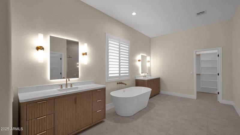 50-web-or-mls-P1276602