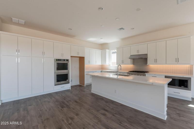 12-web-or-mls-Carlisle-12