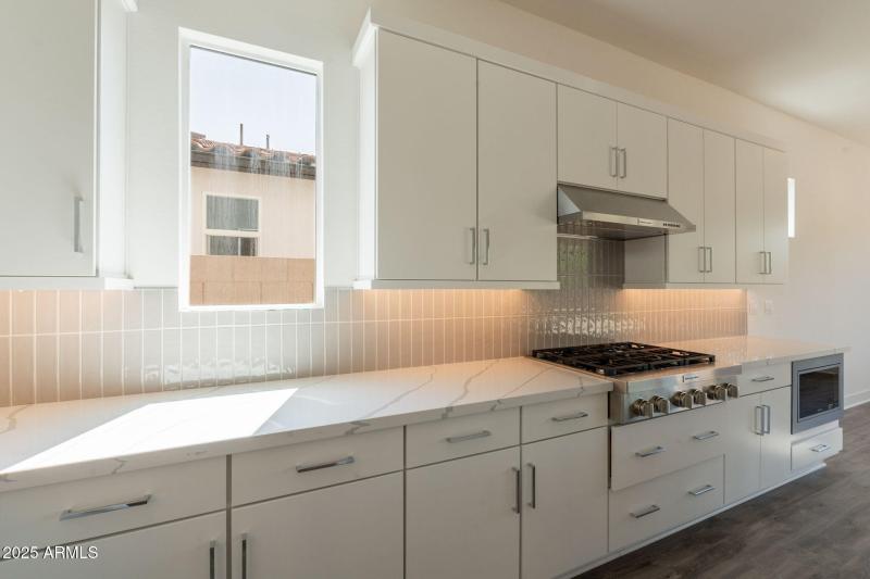 17-web-or-mls-Carlisle-17