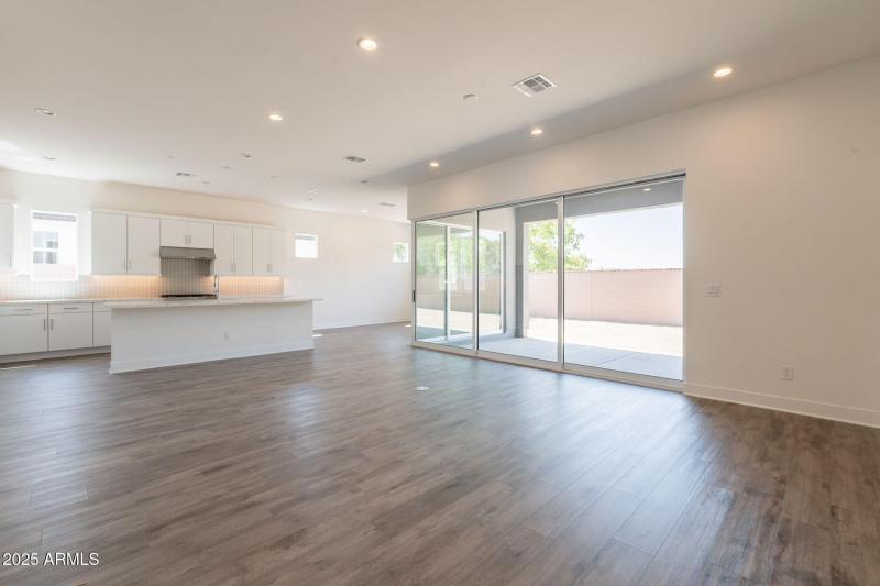 9-web-or-mls-Carlisle-9