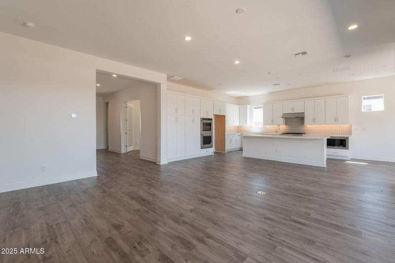 10-web-or-mls-Carlisle-10