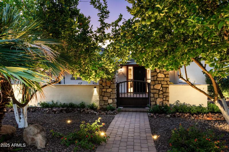 15220 Eve Walkway to Main Courtyard