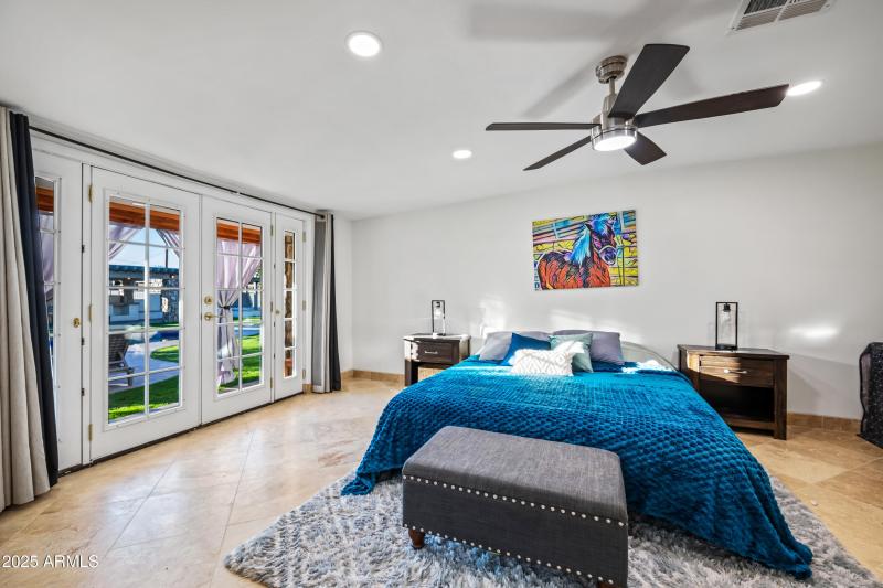 15220 Direct Access to Backyard